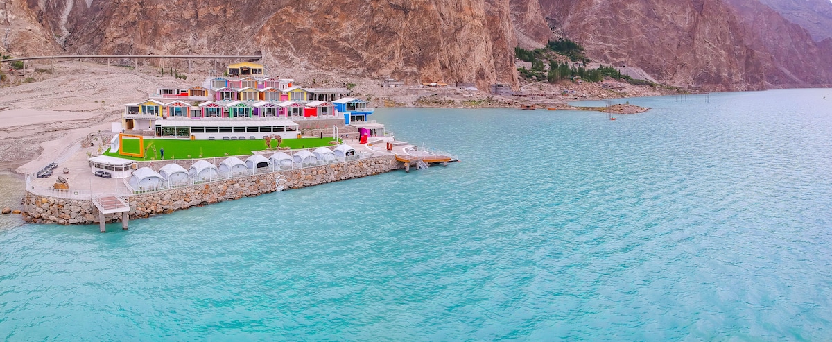 Luxus Hunza Attabad Lake Resort